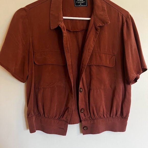 Abercrombie Crop Top with Buttons - Picture 1 of 3